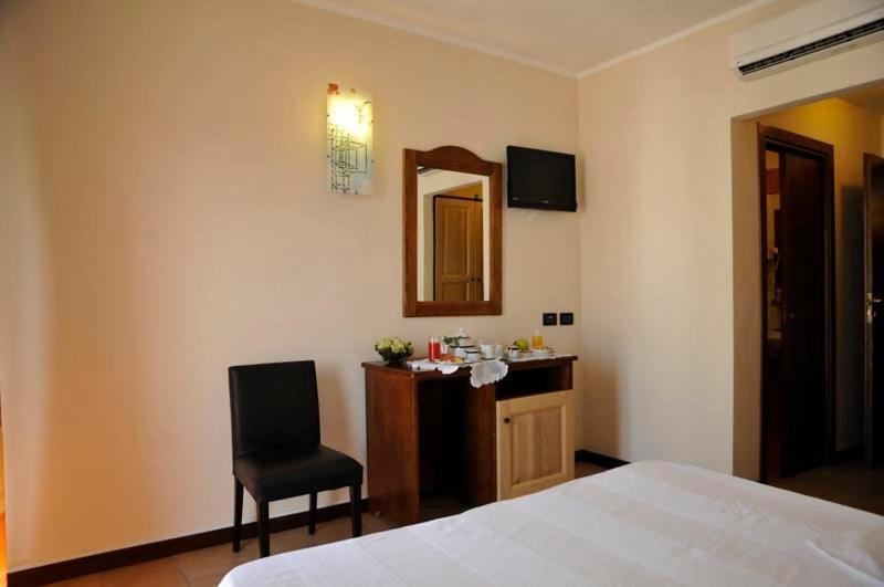 קאסוריה Hotel Fly חדר תמונה