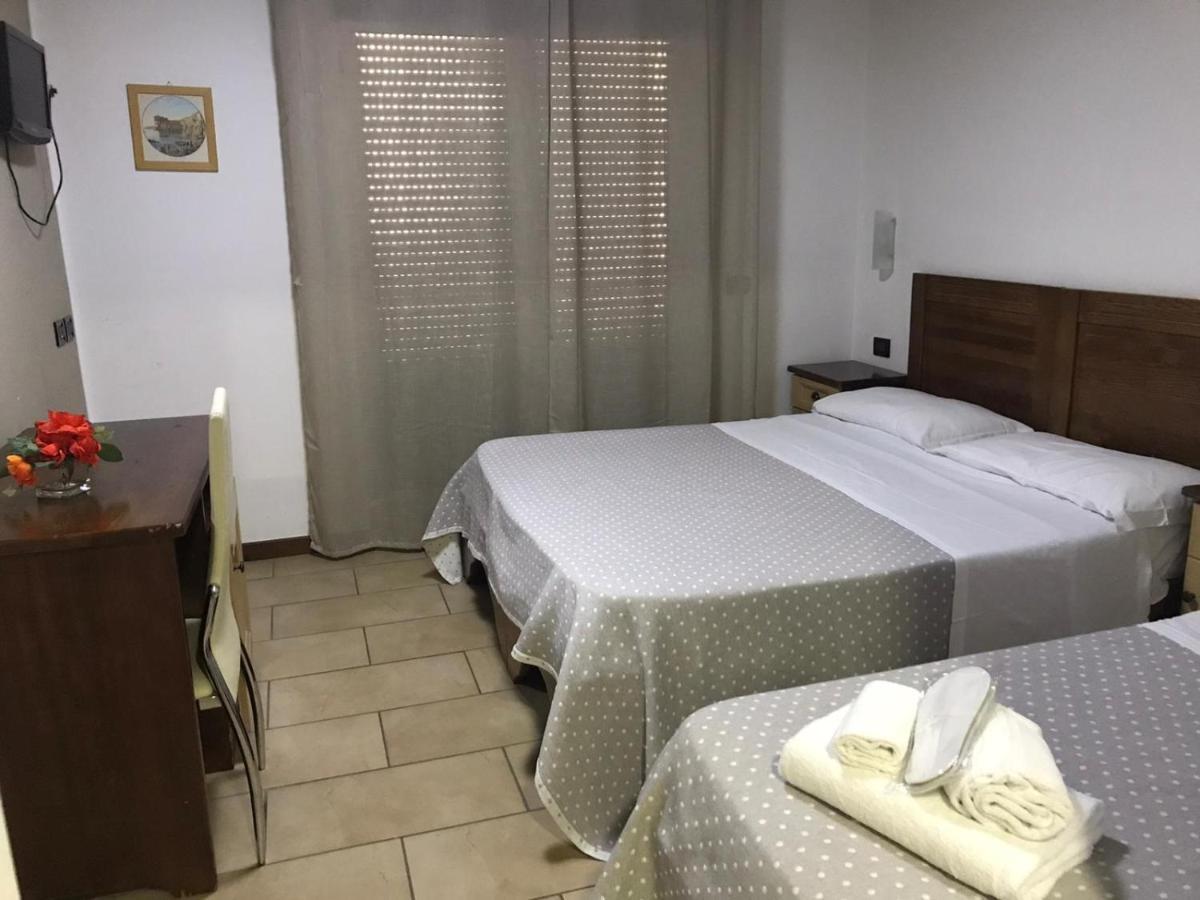 קאסוריה Hotel Fly מראה חיצוני תמונה
