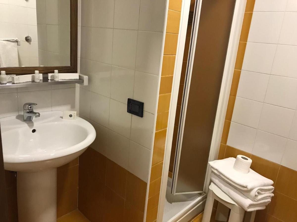 קאסוריה Hotel Fly מראה חיצוני תמונה